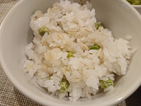 鍋で炊く＊もち麦入り豆ご飯